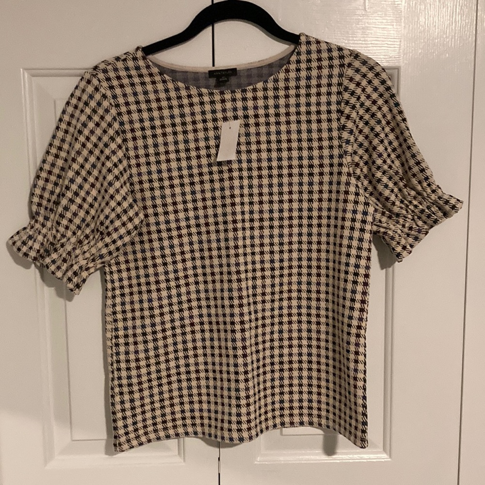 Ann Taylor Houndstooth blouse with flutter sleeves  NWT size XS
